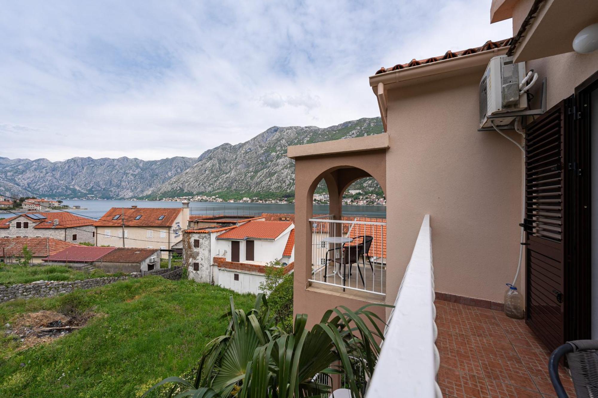 Hotel Bokeljski Dvori Kotor Exterior photo