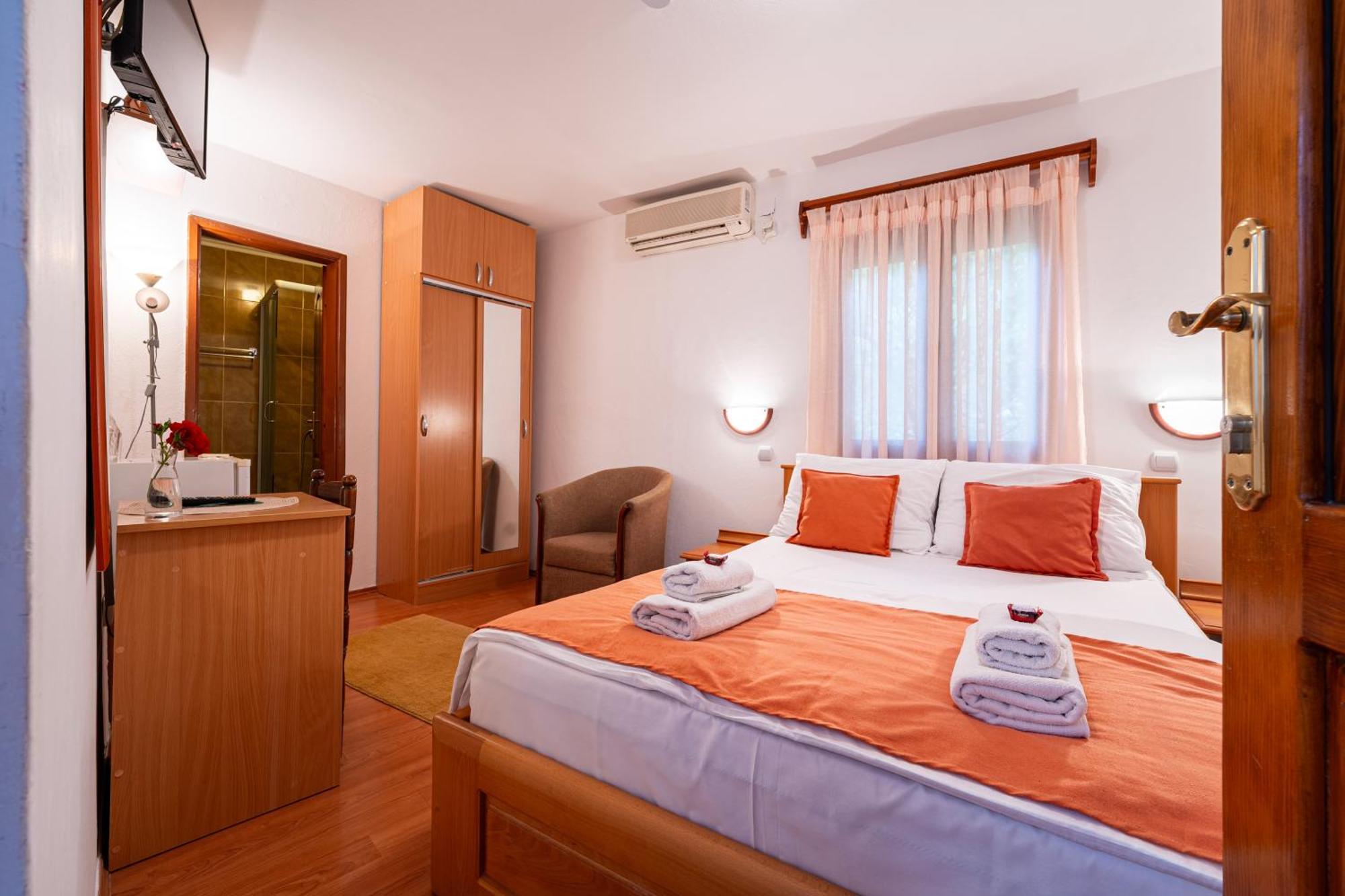 Hotel Bokeljski Dvori Kotor Exterior photo