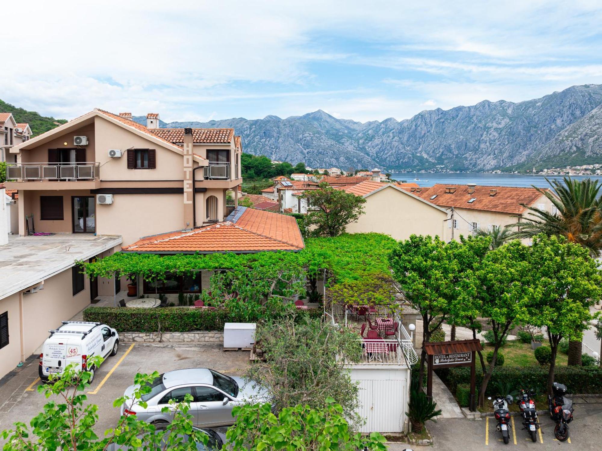 Hotel Bokeljski Dvori Kotor Exterior photo
